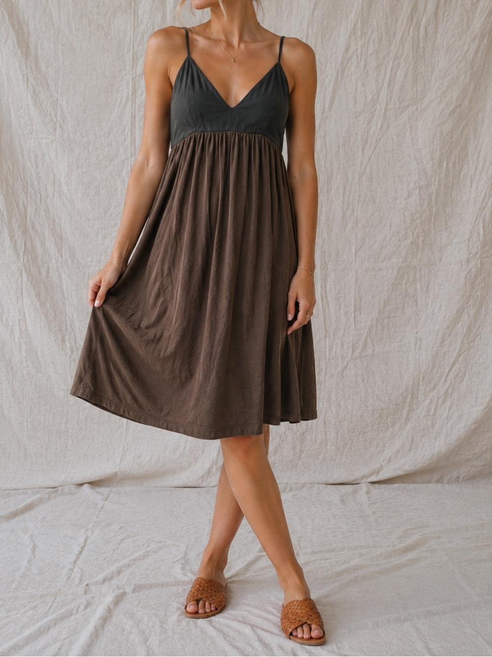 Vintage James Perse Silk Blend Flowy Knee Length Slip Dress | Brown & Charcoal